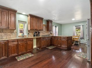 47 Lake Wallkill Rd, Vernon, NJ 07461