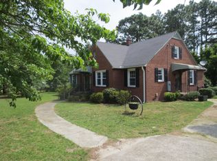 1285 Central Dr, Southern Pines, NC 28387