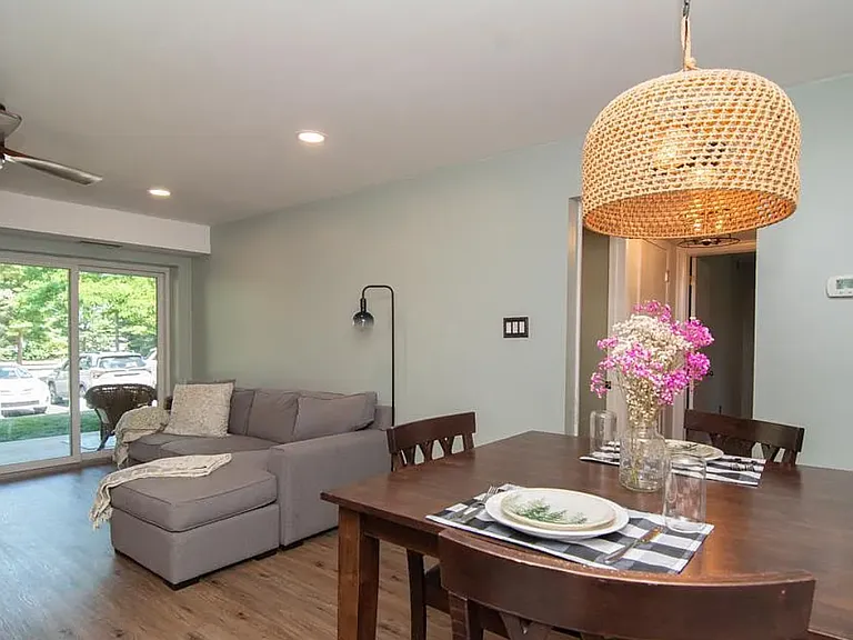 2705 Rolling Green Dr — Photo 8