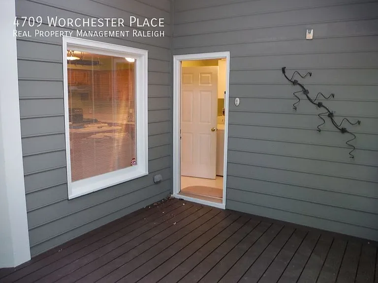 4709 Worchester Pl — Photo 3