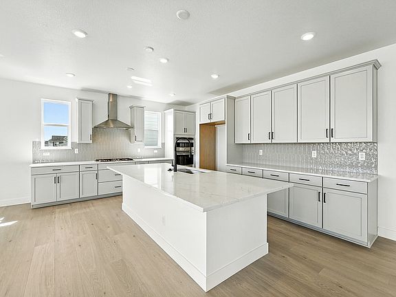 3rd image of 16521 Black Rose Cir
