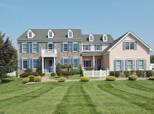 4 Stirling Pl, Pittstown, NJ 08867