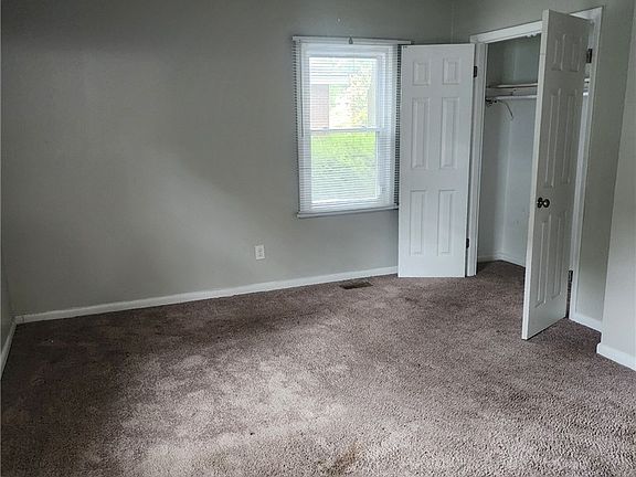 3rd image of 1334 Camelot Dr