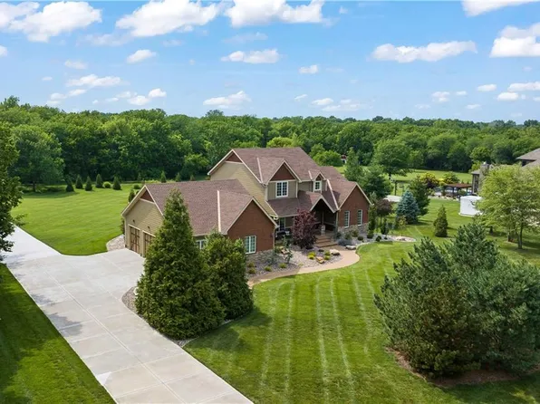 20280 Beverly St, Stilwell, KS 66085