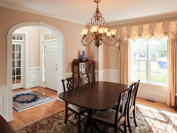 5th image of 4315 Branchwood Dr