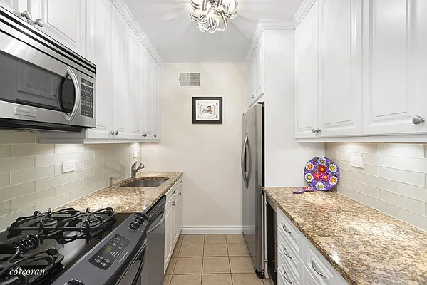 Sold by Corcoran | media 14