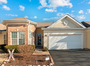 21352 Mays Lake Dr, Crest Hill, IL 60403