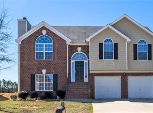 449 Lake Ridge Ln, Fairburn, GA 30213