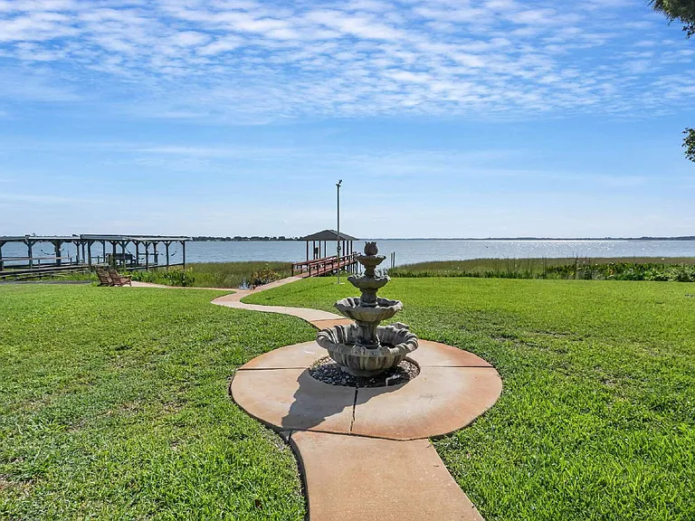 606 N Shore Dr — Photo 5