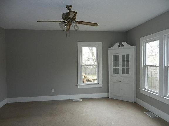 5th image of 25 Meadow Dr