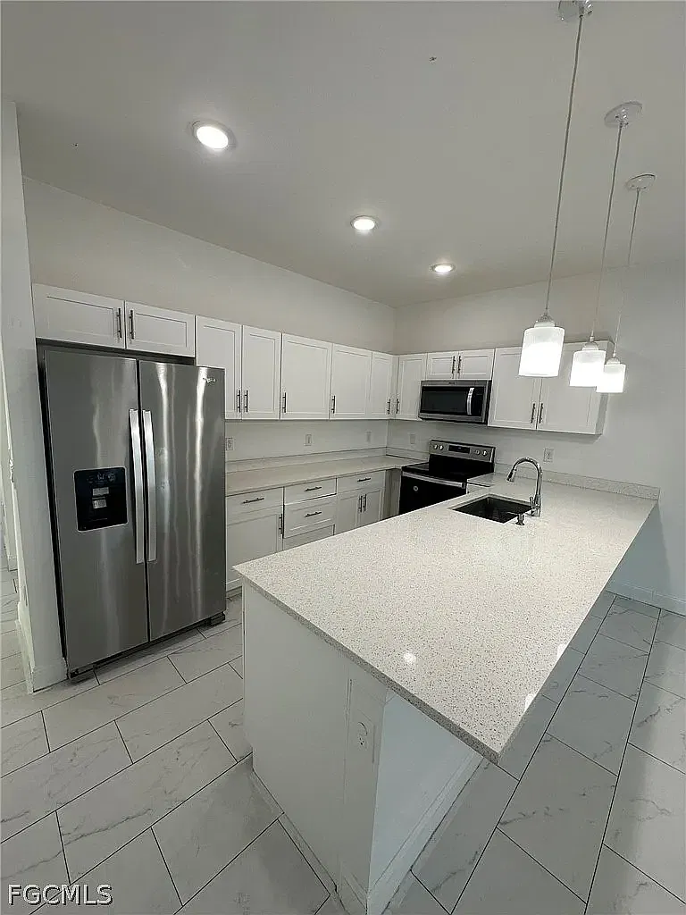 3 bed, 1195 sqft, $1,850 — Photo 3