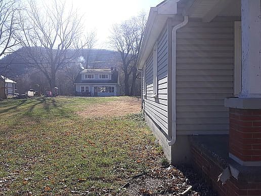 4th image of 1109 Kanawha St