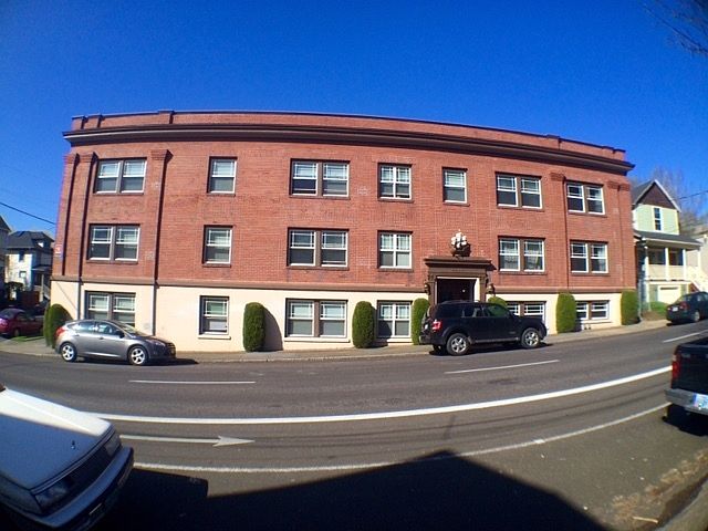 1st image of 1611 SE Belmont St APT 205