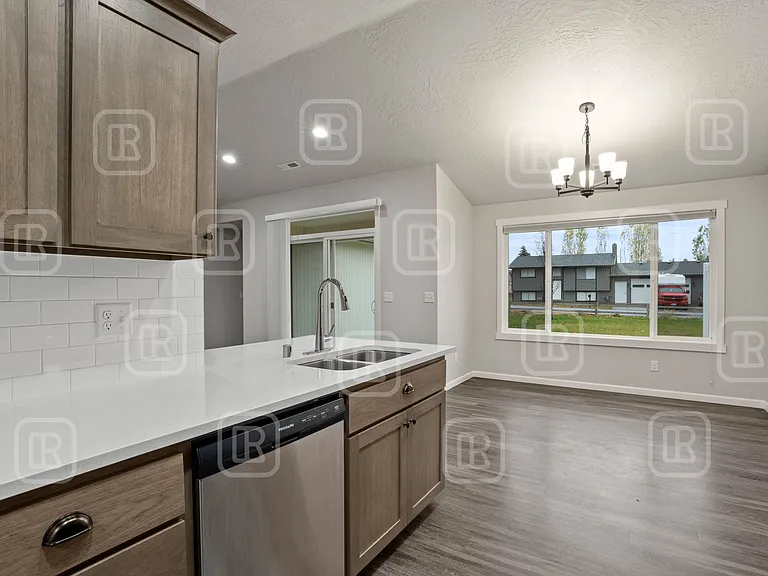 17020 E Knox Ln #1 — Photo 3
