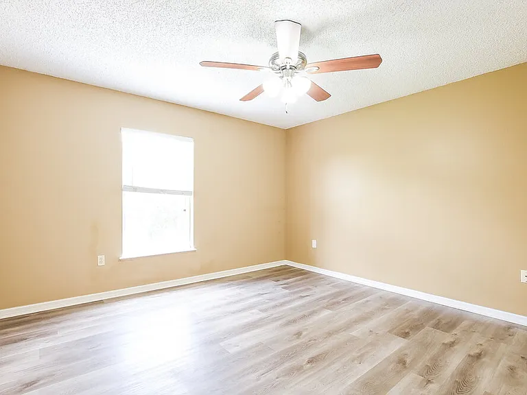 2047 Galahad Dr — Photo 15