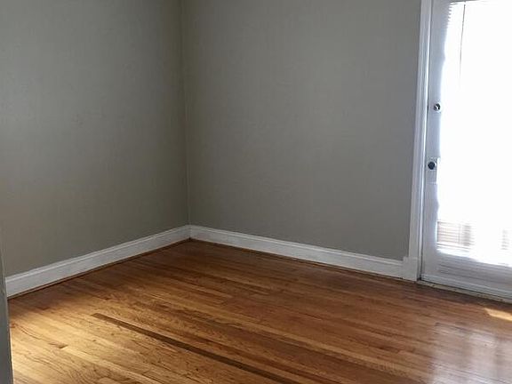 4th image of 1525 McCausland Ave #A