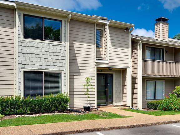 2nd image of 512 Belle Pointe Ct #512
