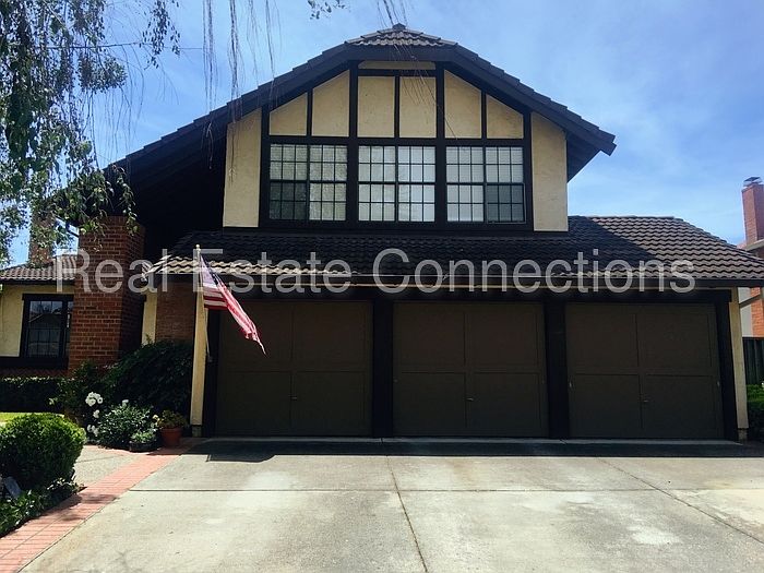 1st image of 658 Lambeth Ct