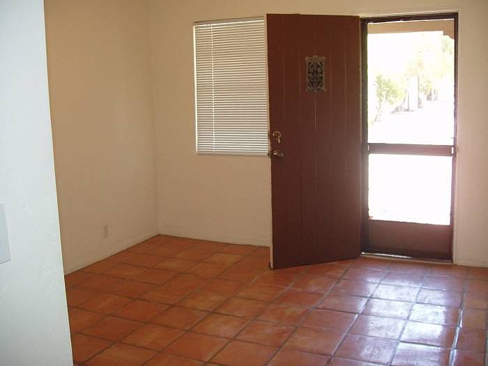 2nd image of 1143 E 10th St