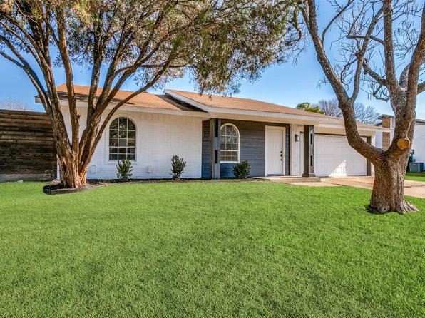 225 Village Dr, Lewisville, TX 75067
