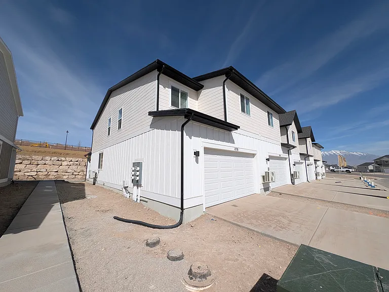 1578 W Viola Ln — Photo 3