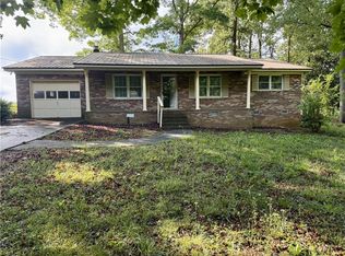 77 Cedar Creek Cir, Hartwell, GA 30643
