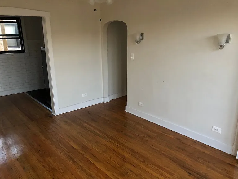 6364-82 N Hermitage Ave #6376-1 — Photo 1