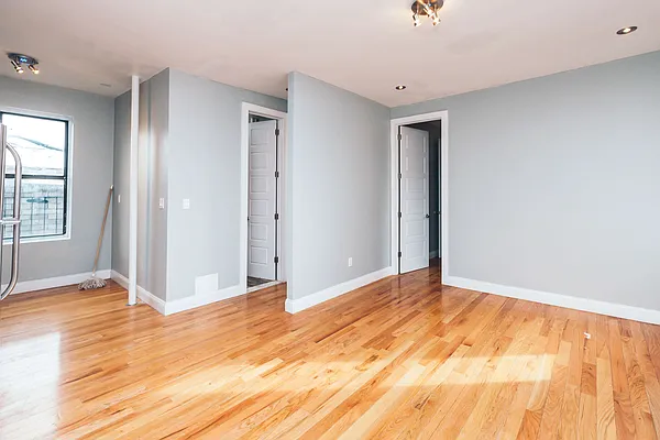 Rented by Nooklyn NYC LLC | media 35