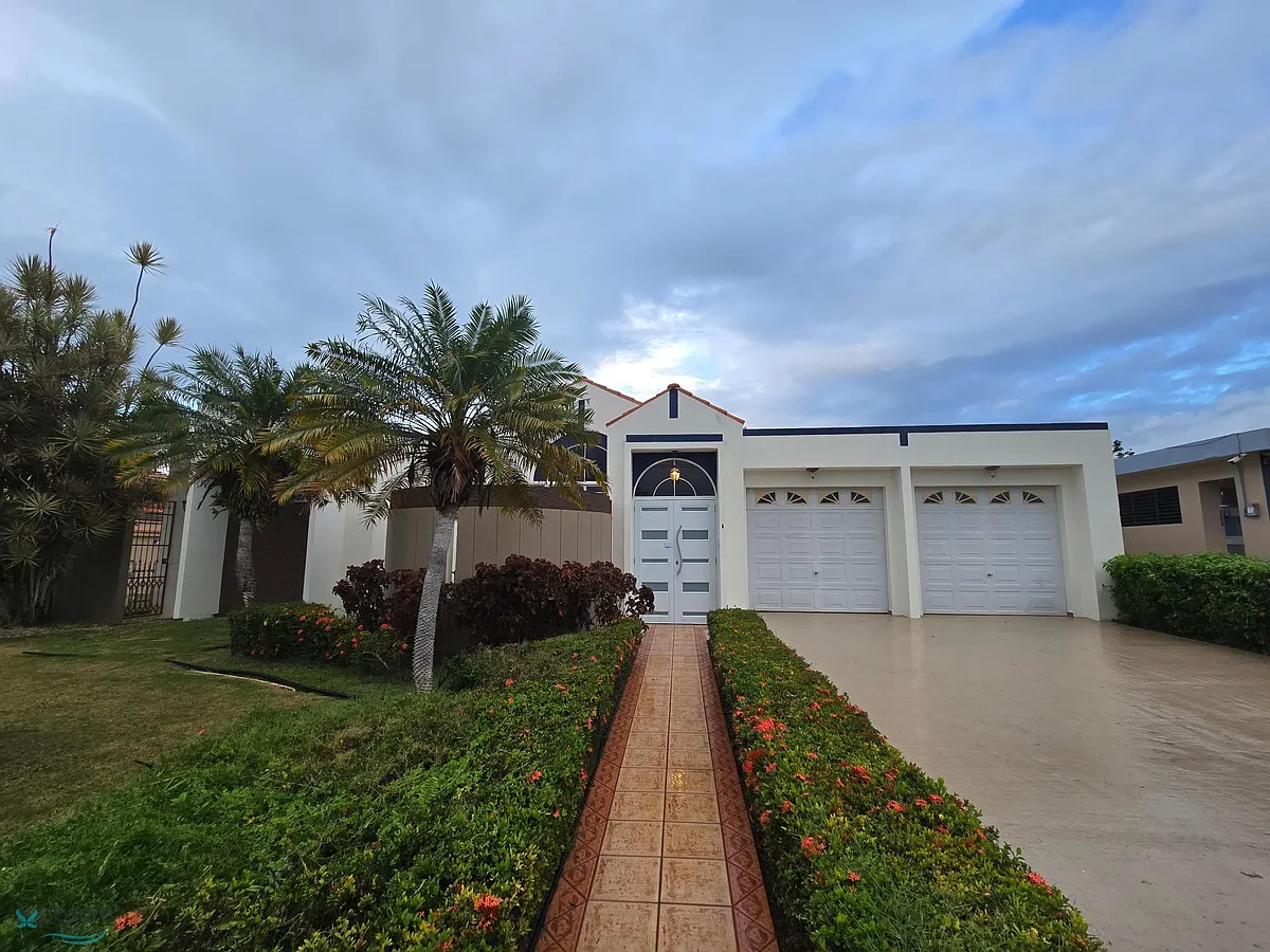 Building Photo - 1 Urb Villas De Palma Oval