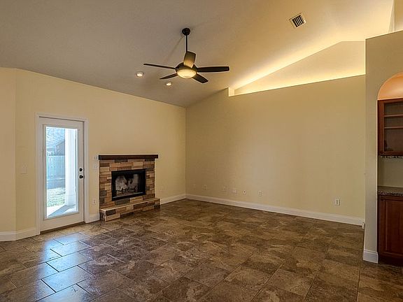 4th image of 7043 NW 121st Ave