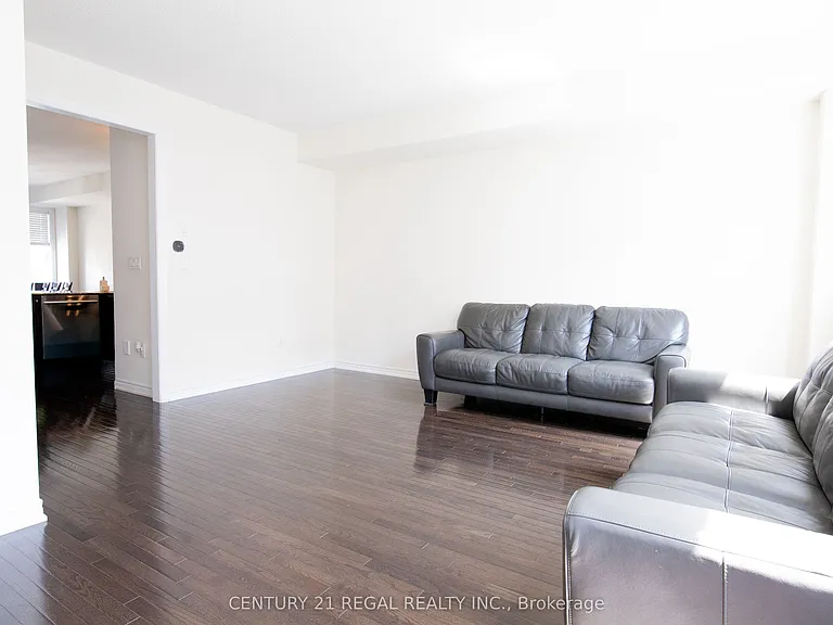 43 Tollgate St #UPPER — Photo 11