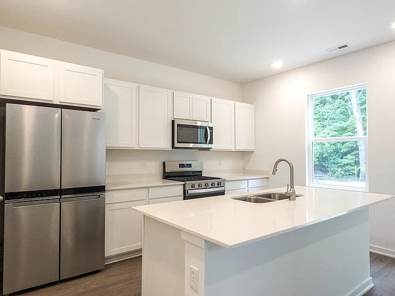 4215 Viceroy St — Photo 2
