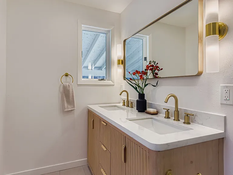 4264 W Radcliff Ave — Photo 19