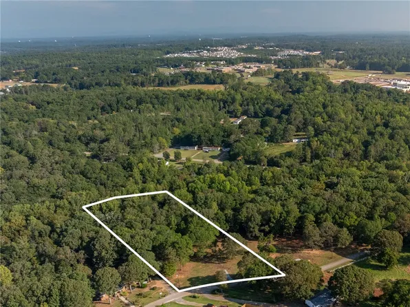 4 Gibson Rd, Anderson, SC 29625