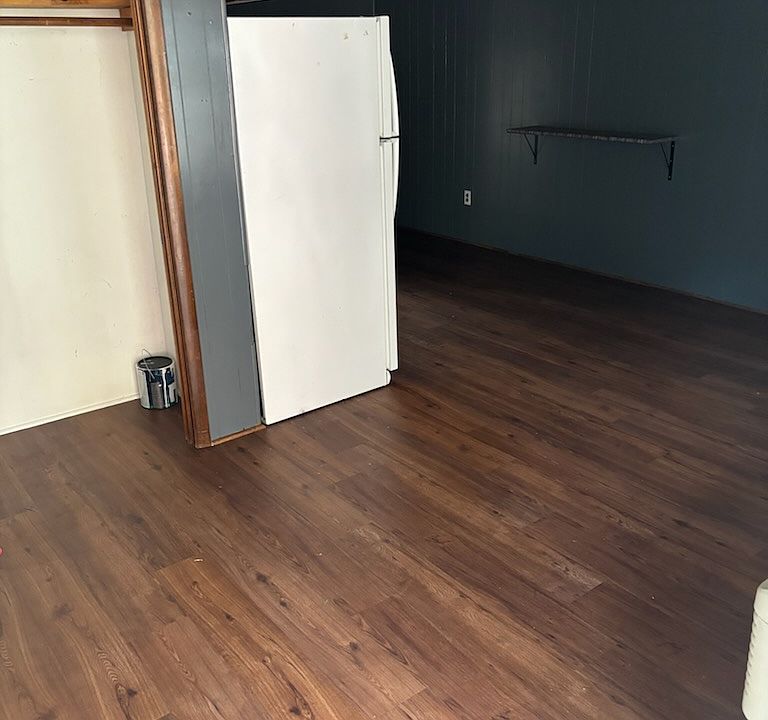 2nd image of 100 Holiday Hills Rd APT 10