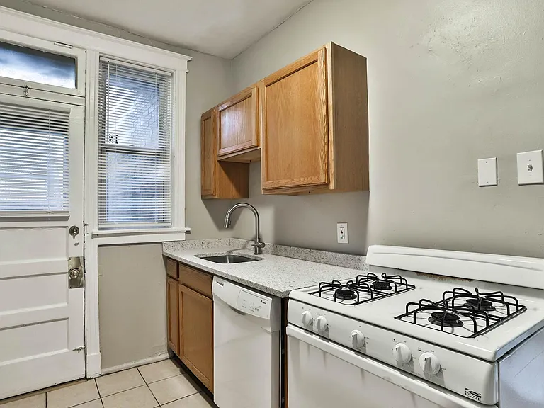 517 Kingsland Ave #1-N — Photo 12