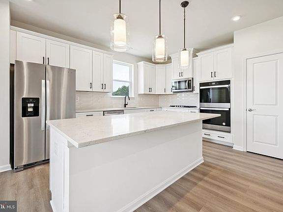 2nd image of 23052 Golden Oak Dr