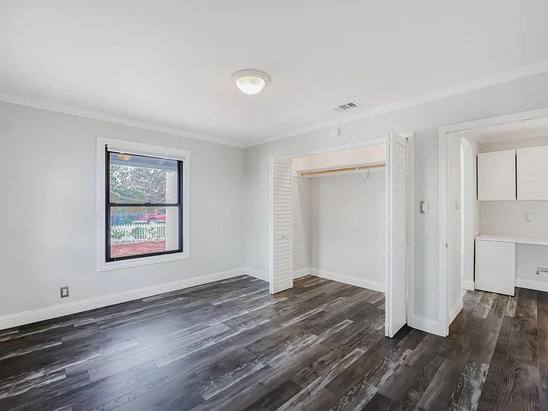 2239 Poplar Ave — Photo 10