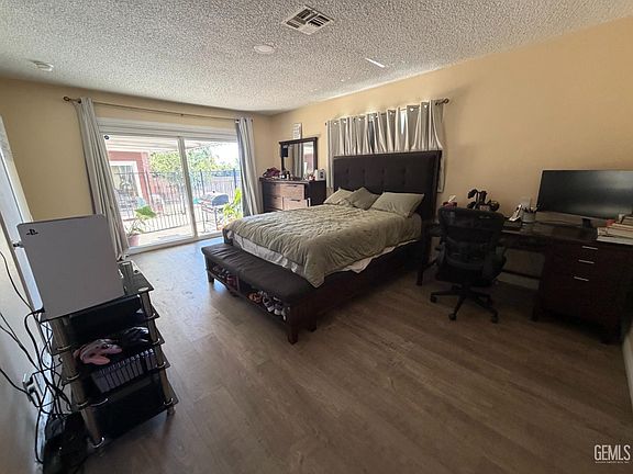 4th image of 3017 Barnett St