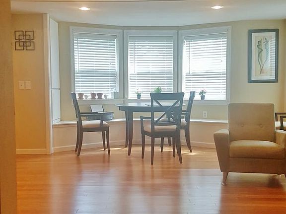 4th image of 8305 Yakima Ave #8