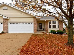 247 Southern Oaks Dr, Saint Charles, MO 63303