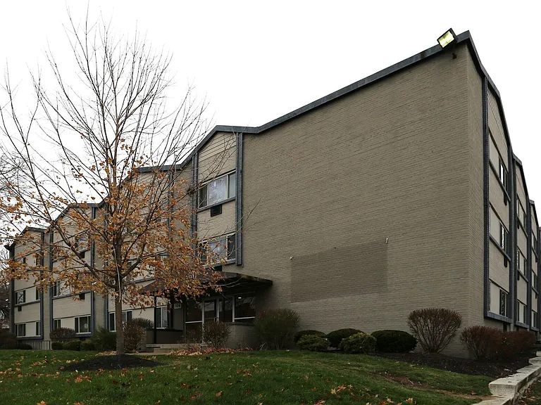 Chamberlain I & II Apartments — Photo 29