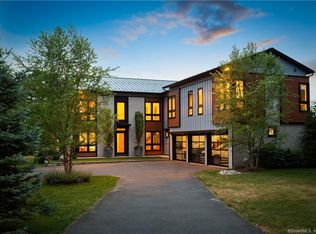 279 Morehouse Ln, Southport, CT 06890