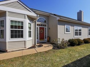 34 Daulton Dr, Somerset, NJ 08873