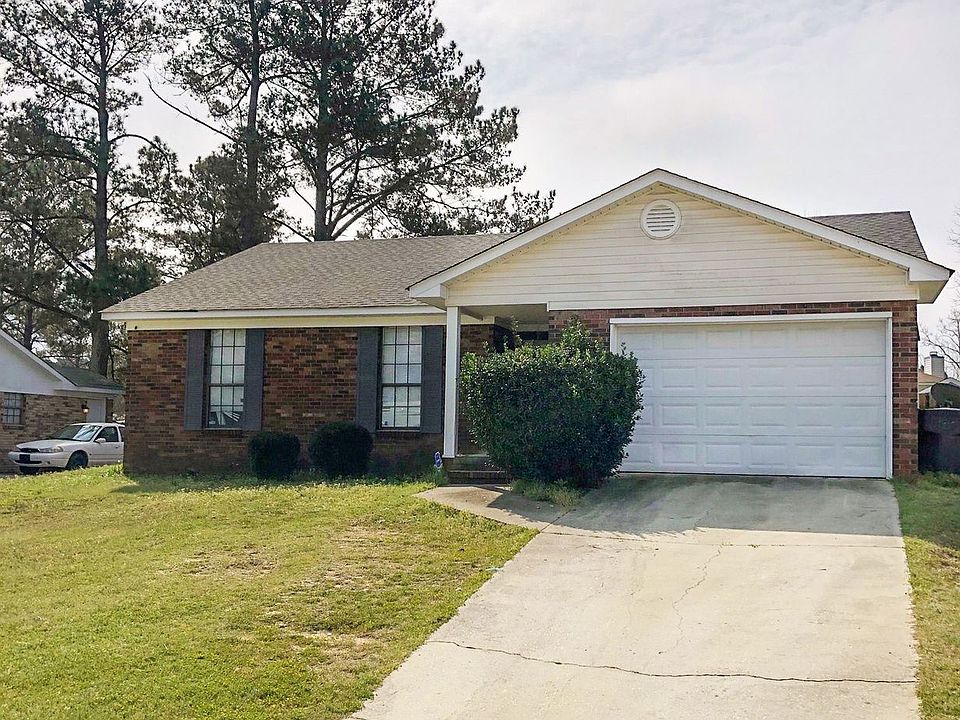 2nd image of 2912 Celeste Dr