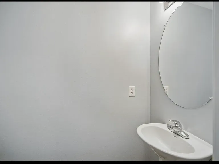 1282 SE Village View Ln — Photo 6
