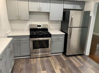 1737 W Pratt Blvd #1, Chicago, IL 60626