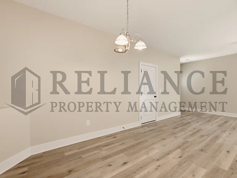 220 W May St — Photo 16