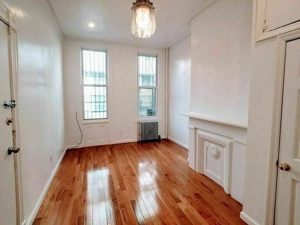 1st image of 130 N 10th St APT 1L