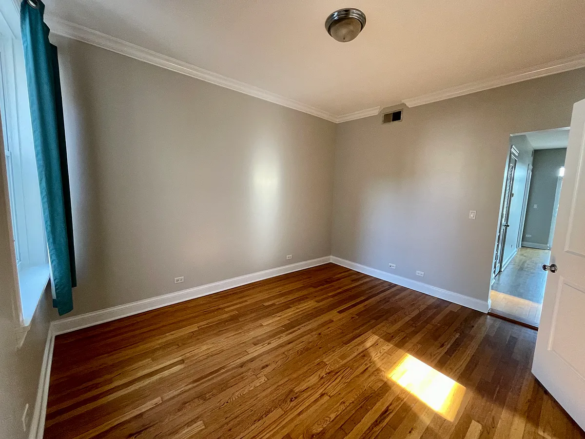 Building Photo - 2345 W Thomas St #3R